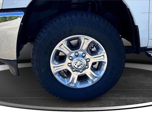 Used 2024 RAM 2500 Big Horn image 33