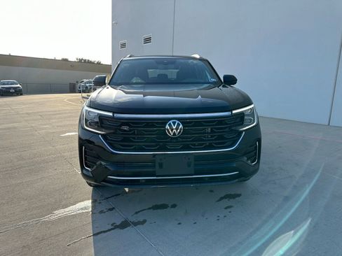 Used 2024 Volkswagen Atlas Cross Sport SEL Premium R-Line AWD/4WD image 2