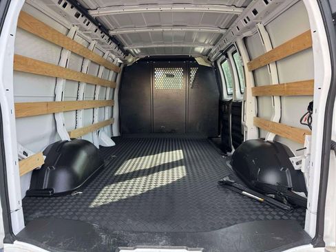 Used 2023 Chevrolet Express 2500 w/ Driver Convenience Package RWD image 15