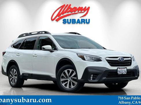 Used 2022 Subaru Outback Premium AWD/4WD image 1