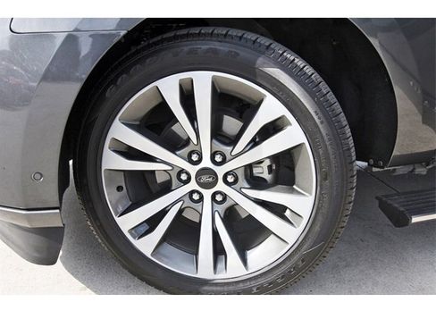 Used 2020 Ford Expedition Platinum image 29