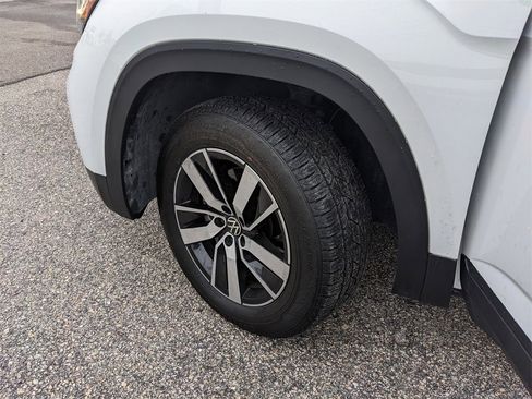 Certified 2022 Volkswagen Atlas SE image 41
