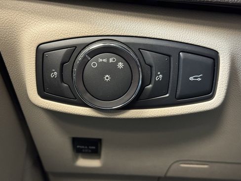 Used 2018 Lincoln MKC Select w/ Select Plus Package image 31