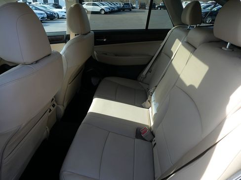 Used 2017 Subaru Outback 2.5i Limited image 20