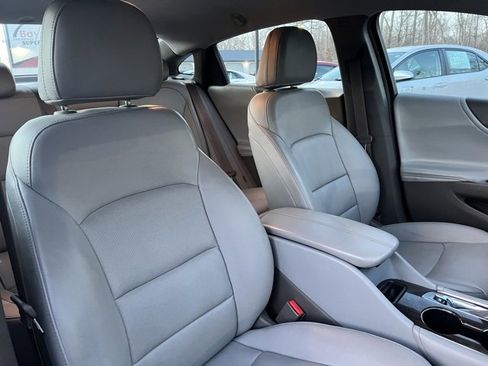 Used 2018 Chevrolet Malibu Premier w/ Driver Confidence Package image 24