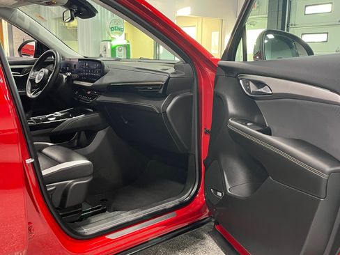 Certified 2025 Buick Envision Sport Touring image 9