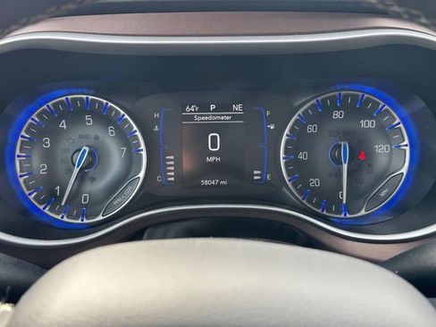 Used 2023 Chrysler Voyager LX FWD image 23