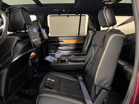 Used 2022 Jeep Grand Wagoneer Series III w/ Rear Seat Video Group 1 image 13