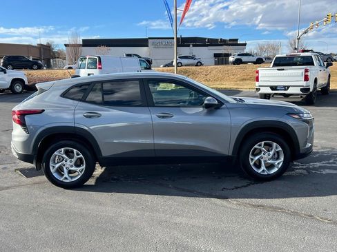 Certified 2025 Chevrolet Trax LS w/ LS Convenience Package image 4