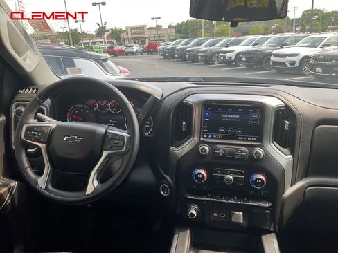 Used 2022 Chevrolet Silverado 1500 LT Trail Boss w/ Bed Protection Package image 15