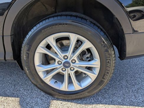 Used 2018 Ford Escape SE w/ SE SYNC Package FWD image 17