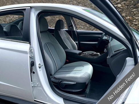 Used 2021 Hyundai Sonata SE w/ Winter Weather Package FWD image 6