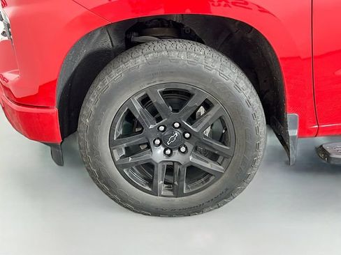 Used 2022 Chevrolet Silverado 1500 RST AWD/4WD image 10