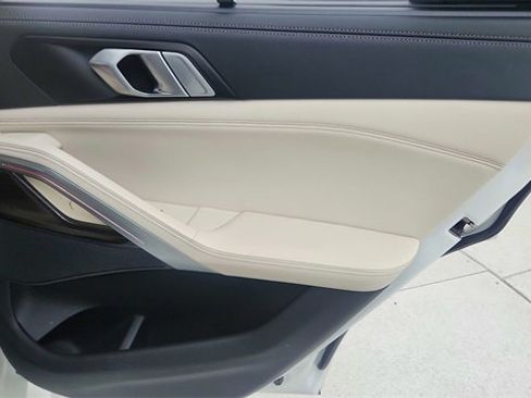 Used 2023 BMW X6 xDrive40i w/ Executive Package image 29