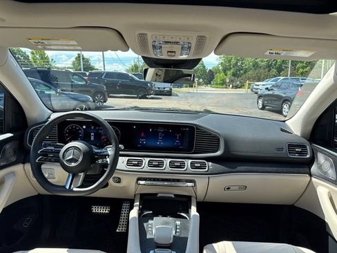 Used 2025 Mercedes-Benz GLS 450 4MATIC image 27