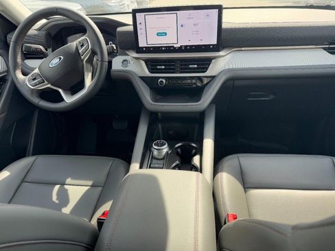 New 2026 Ford Explorer Active w/ Active Comfort Package image 6