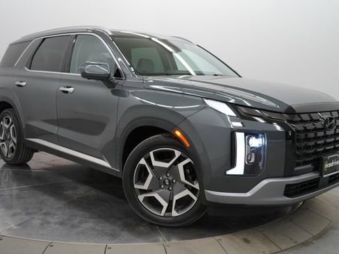 Used 2024 Hyundai Palisade SEL w/ Premium Package AWD/4WD image 3