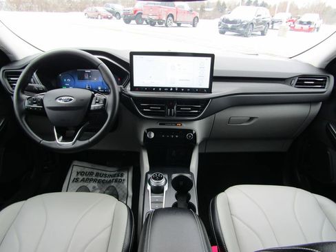 Used 2025 Ford Escape SE w/ PHEV Premium Package FWD image 16
