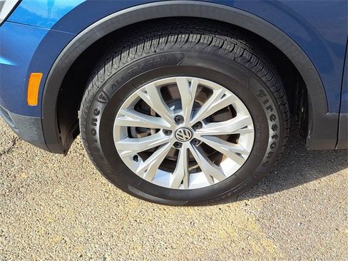 Used 2019 Volkswagen Tiguan SE image 9