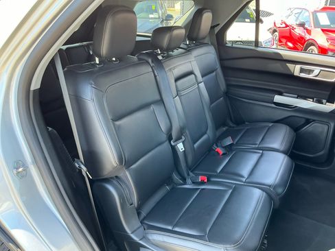 Used 2024 Ford Explorer XLT w/ Equipment Group 202A AWD/4WD image 20