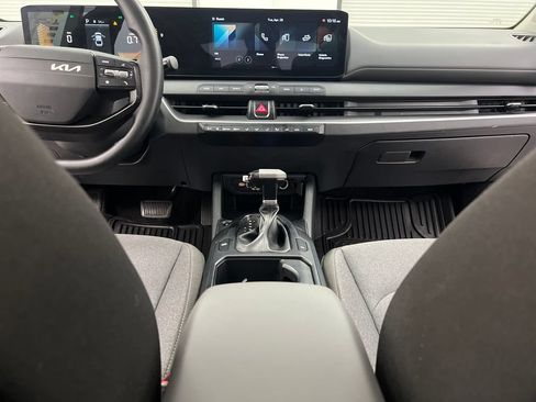 Used 2025 Kia K4 FWD image 42