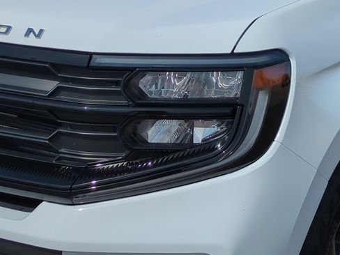 Used 2025 Ford Expedition Active image 10