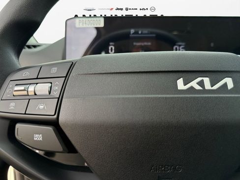 New 2025 Kia K4 LXS FWD image 25