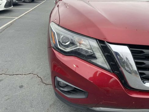 Used 2019 Nissan Pathfinder Platinum image 16