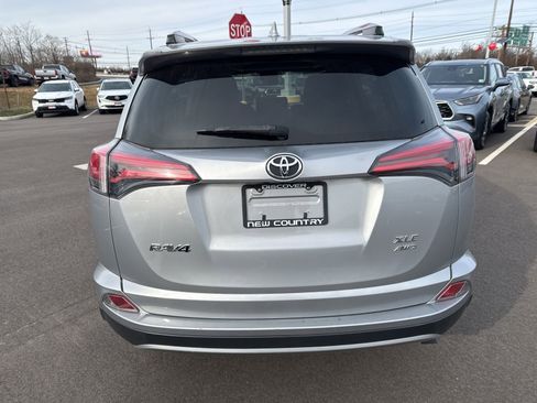 Used 2018 Toyota RAV4 XLE image 6