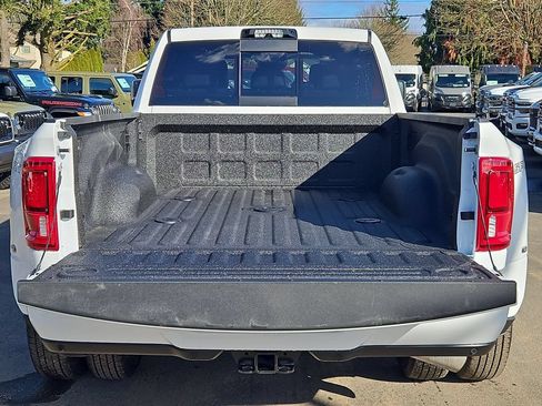 New 2026 RAM 3500 Laramie AWD/4WD image 10