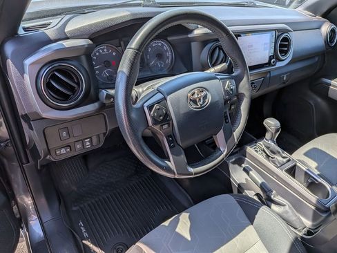 Used 2020 Toyota Tacoma TRD Sport w/ Technology Package image 10