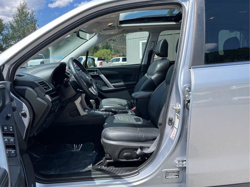Used 2017 Subaru Forester 2.5i Limited AWD/4WD image 9