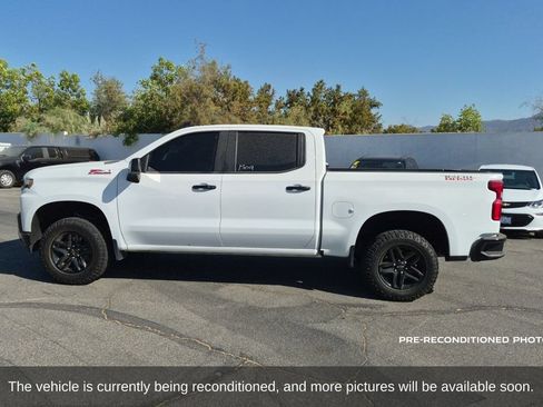 Used 2022 Chevrolet Silverado 1500 LT Trail Boss w/ Convenience Package II AWD/4WD image 9