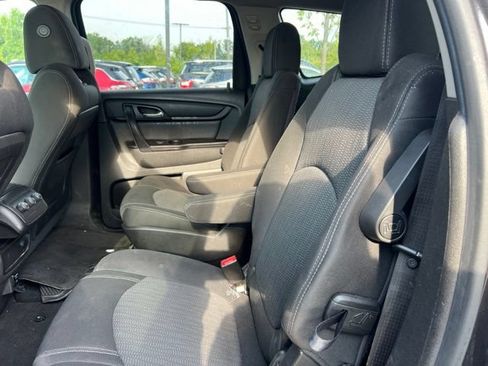 Used 2016 Chevrolet Traverse LT w/ Style and Technology Package FWD image 14