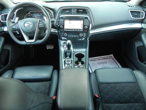 Used 2016 Nissan Maxima SR image 2