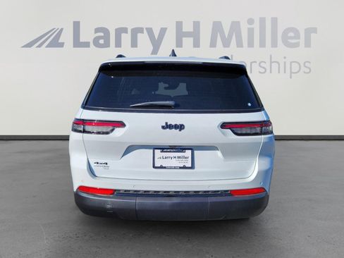 New 2025 Jeep Grand Cherokee L Altitude image 3