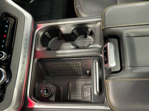 Used 2025 Ford Expedition Tremor AWD/4WD image 27