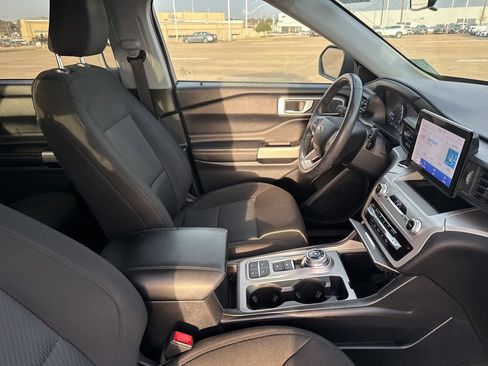 Used 2022 Ford Explorer XLT image 21