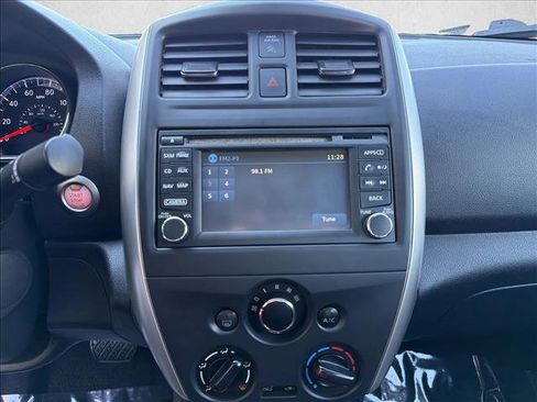 Used 2016 Nissan Versa SL image 18