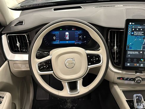 New 2026 Volvo XC60 B5 Ultra w/ Protection Package Premier AWD/4WD image 12