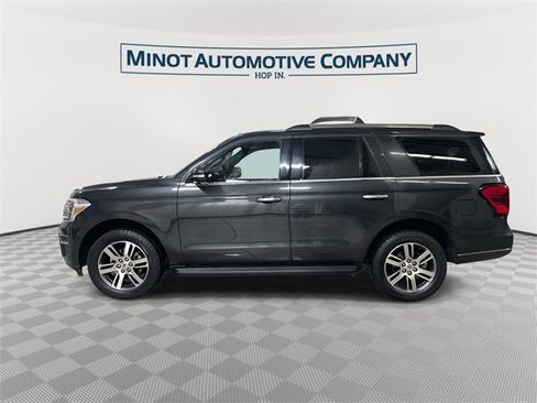 Used 2024 Ford Expedition Limited image 5