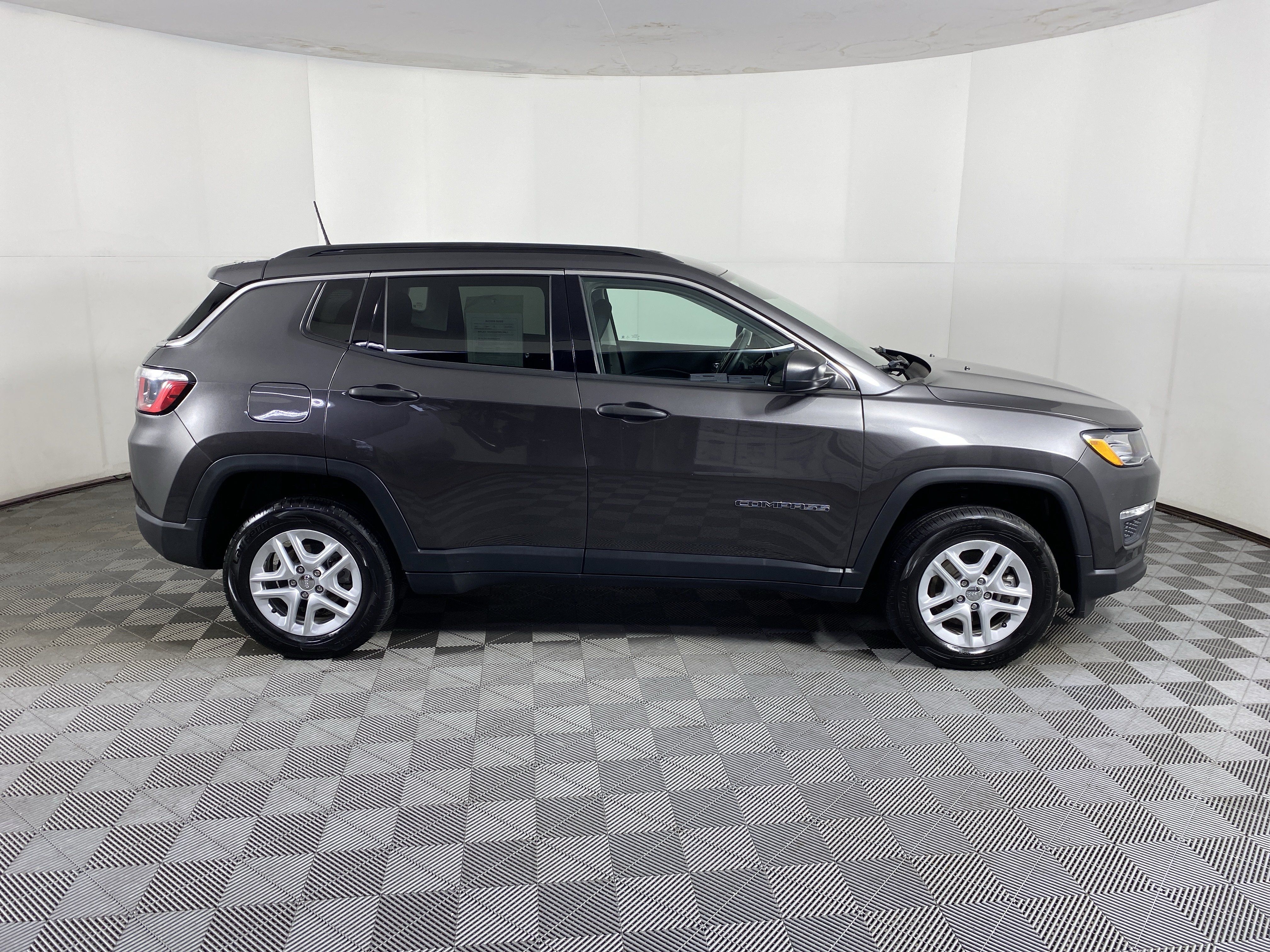 Used 2019 Jeep Compass Sport AWD/4WD image 5
