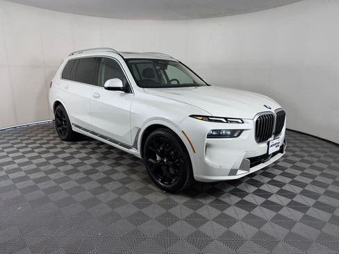 Used 2025 BMW X7 xDrive40i AWD/4WD image 7