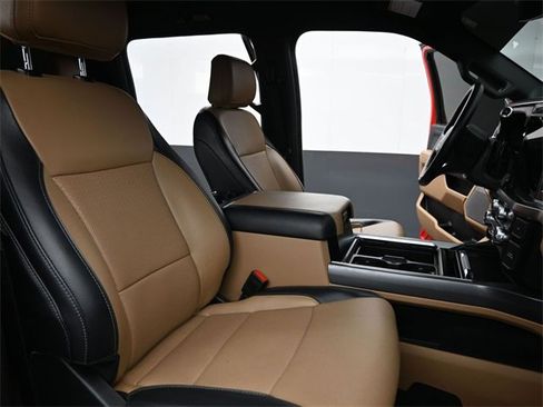 Used 2024 Ford F250 Lariat w/ Chrome Package image 25