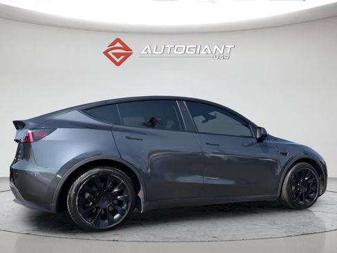 Used 2024 Tesla Model Y Long Range AWD/4WD image 8
