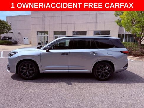 Used 2025 Lexus TX 500h AWD w/ Technology Package image 4