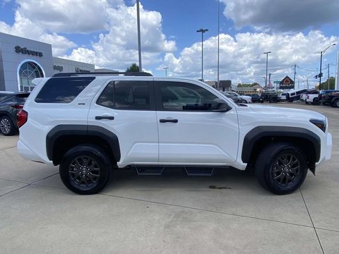 Used 2025 Toyota 4Runner SR5 RWD image 10
