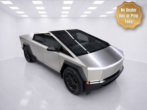 Used 2024 Tesla Cybertruck AWD Crew Cab image 2