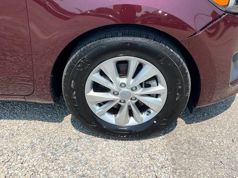 Used 2015 Kia Sedona LX w/ LX Convenience Package FWD image 10