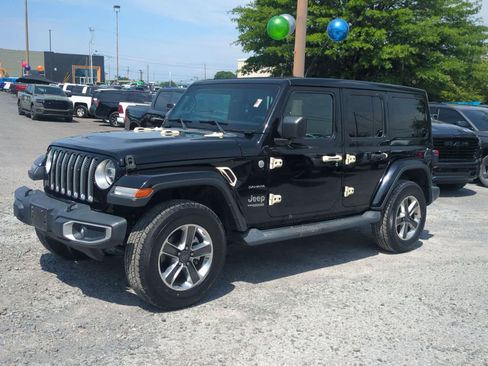 Certified 2019 Jeep Wrangler Unlimited Sahara AWD/4WD image 4